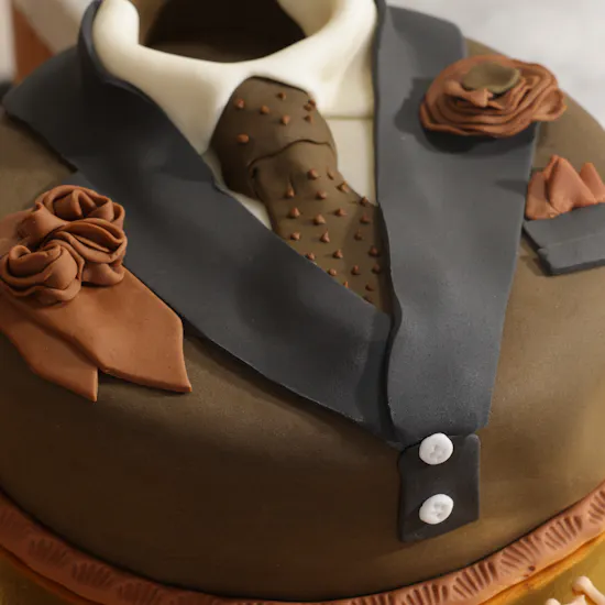 Floward Men's Birthday Cake | Elegant Flower Vase and Balloon