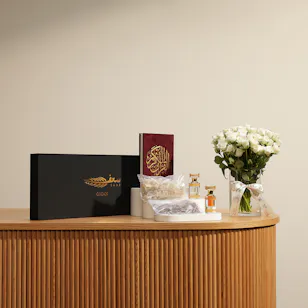 Saaf Quran Gift Box | Scent of Serenity	Flowers