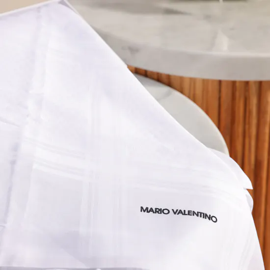 Al Omara Mario Valentino White Ghutra | Roses Vase