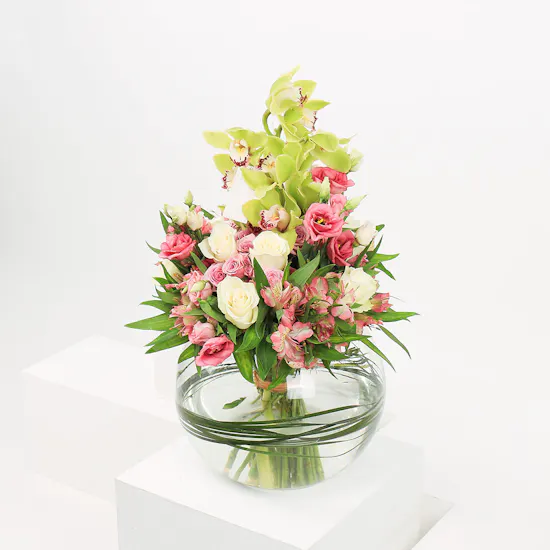 Cheerful Vase | 39 Flowers