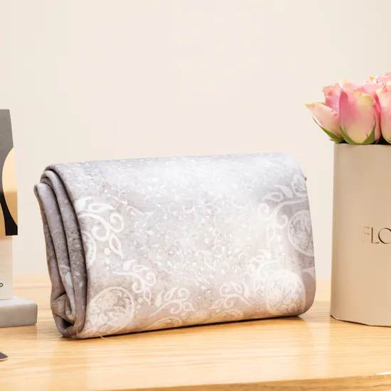 Tip of The Day CEO of My Own Life Black Box | Portable Sejadah and Flowers