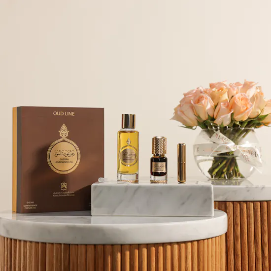 Abdul Samad Al Qurashi Sasura Oud Oil Set | Graceful Peach Rose Vase