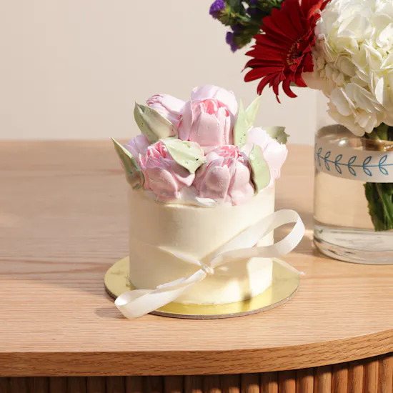 Sweet Atelier Flowers Small Cake | Flowers Vase