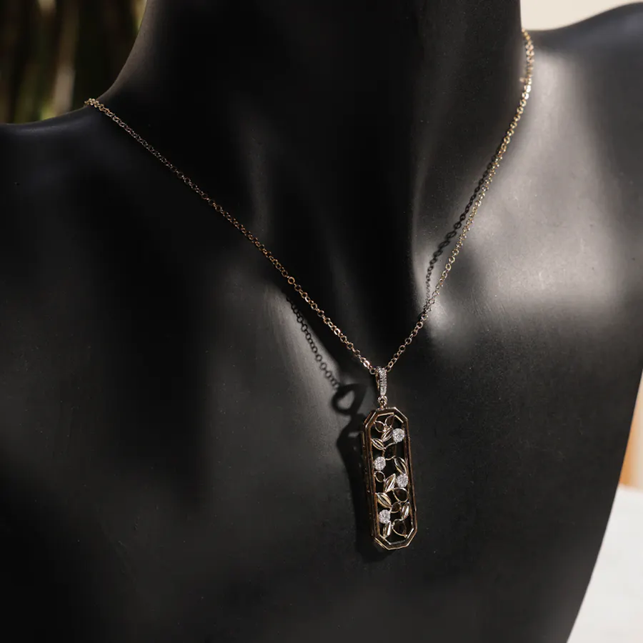 L'azurde Tree of Life Diamond Necklace | 100 Roses Bouquet 3