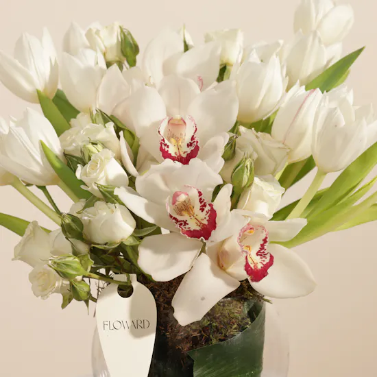 White Symphony Flowers Vase