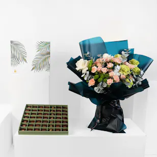 Abucci Chocolate Box | Rose Bouquet