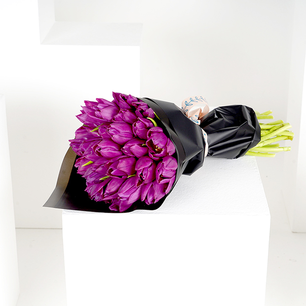 30 Tulips | Black wrap