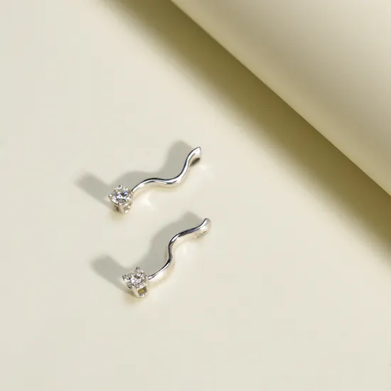 Gold Land Single Diamond Long Earrings