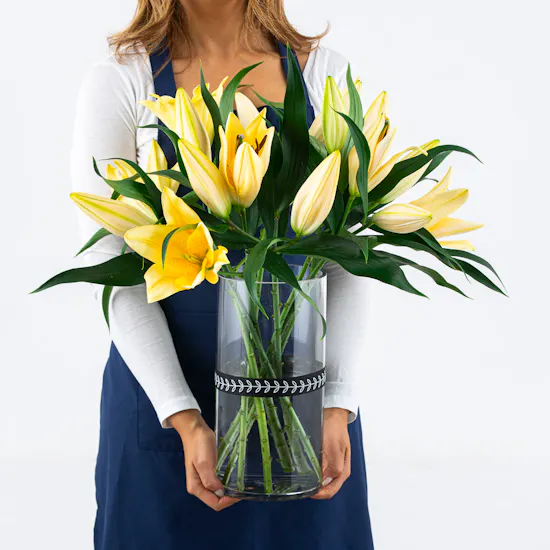 Yellow lily | Get well soon Vase