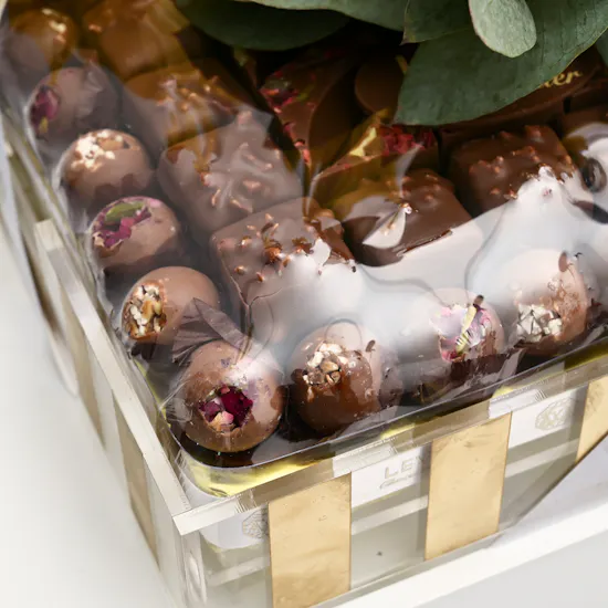 Levo Square Chocolate Tray | Congratulation Blooms