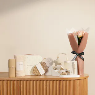 Moonkie Elegant Baby Gift Set | Beauty Flowers Bouquet 
