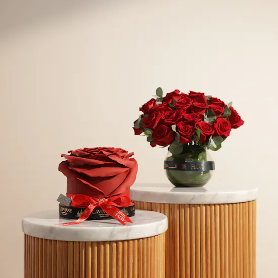 Laviviane Red Flower Cake | The Language of Love Roses Vase