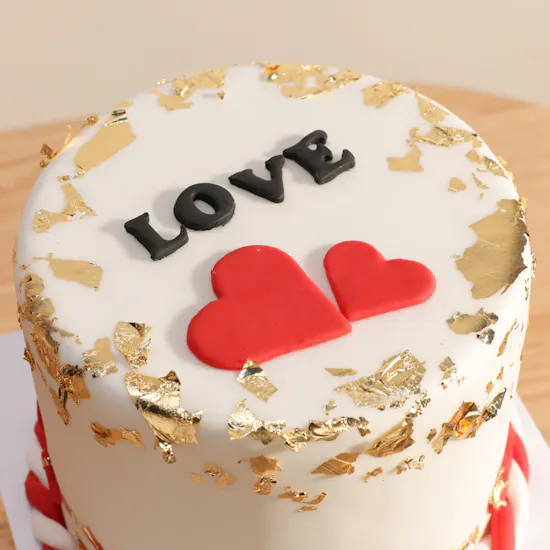 Floward Golden Love Cake