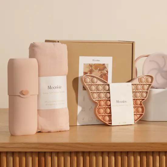 Moonkie Standard On The Go Blush Gift Set