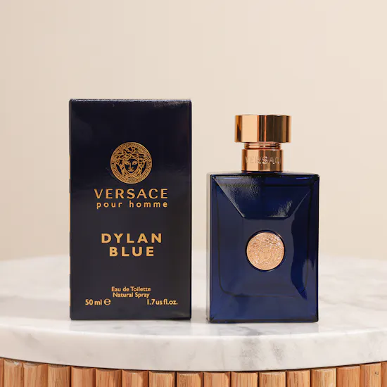 عطر بور أوم ديلان بلو او دي تواليت للرجال من فرزاتشي | 50 مل