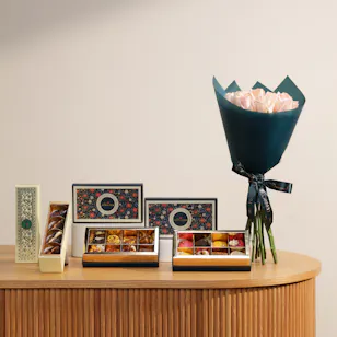 MyGovindas Signature Trio | Beautifully Harmonious Flower Bouquet MyGovindas Signature Trio | Beautifully Harmonious Flower Bouquet