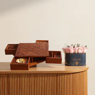 Levo Personalized Orbit of Poise Serving Chocolate Box | Beauty Flowers Levo Personalized Orbit of Poise Serving Chocolate Box | Beauty Flowers