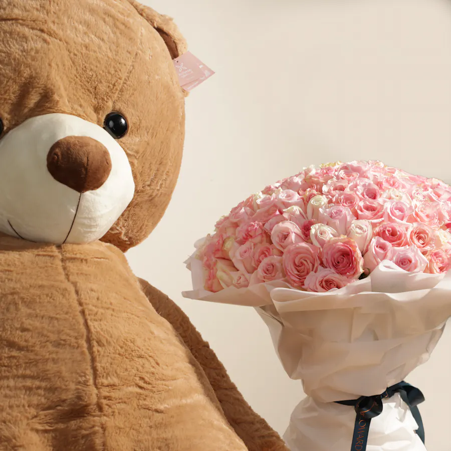 Floward Huge Teddy Bear | 150 Pink Roses 6