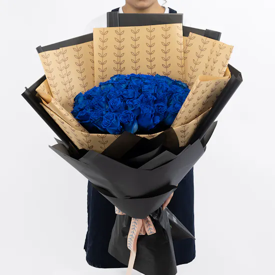 35 Blue Rose | Black Wrap