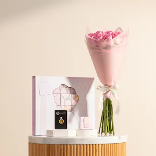 Btc Minnie Mouse 21k Gold Coin | Patchi Chocolate and Pink Rose Bouquet Btc Minnie Mouse 21k Gold Coin | Patchi Chocolate and Pink Rose Bouquet