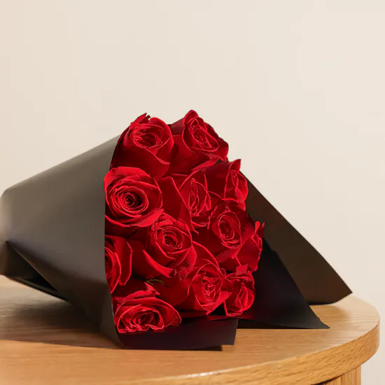 Le Doré Small Chocolate Gift Box | Classical Red Roses Bouquet