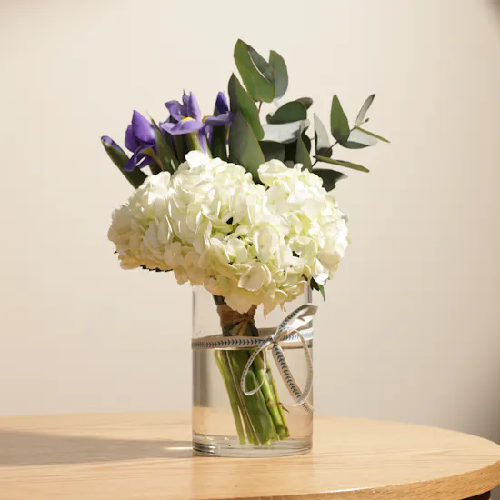 Hydrangea & Iris | Glass Vase