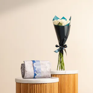 Urban Rugs White Pearls Floral Portable Sejadah | Charming Flowers 