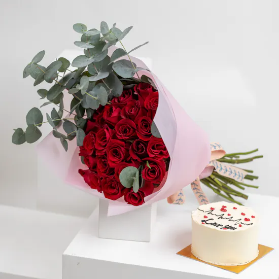 Cake Boutique's Love You Mini Cake | Romantic Roses