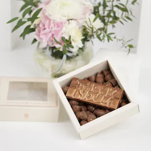 Ghazl Mini Thank you Chocolate Box | Elegant Vase Ghazl Mini Thank you Chocolate Box | Elegant Vase