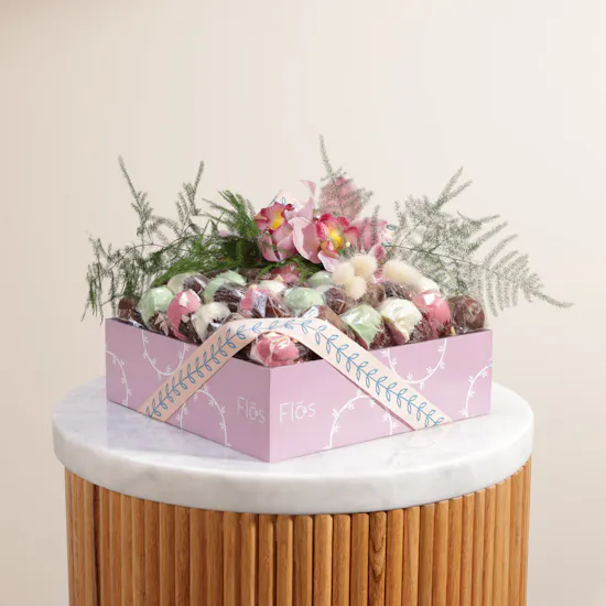 Flōs Mix Chocolate Dates | Pink Flowers