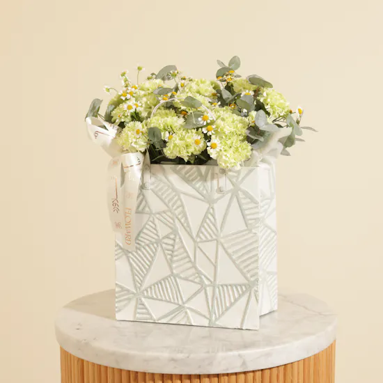 Green Beauty Breeze Flower Vase