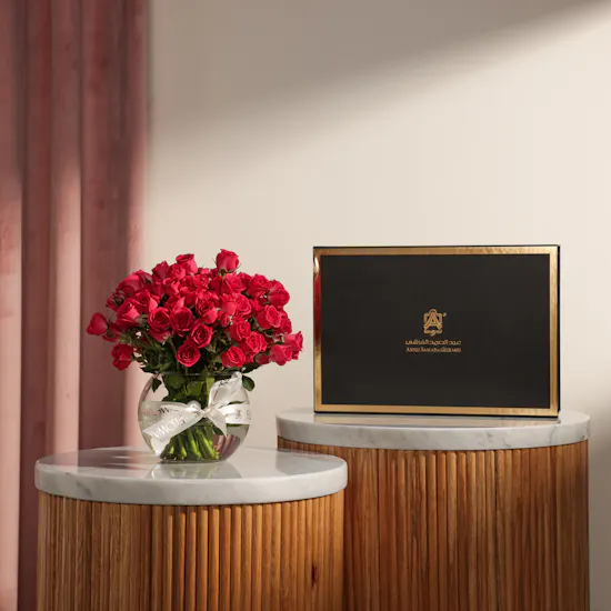 Abdul Samad Al Qurashi Luxury Gift Box | Fuchsia Baby Roses Vase