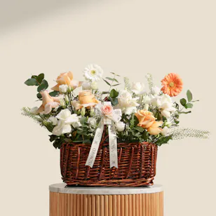 Golden Blush Bloom Basket Golden Blush Bloom Basket