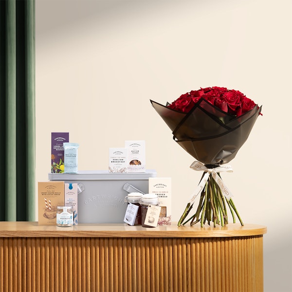 Cartwright & Butler The Pocklington Hamper | Dazzling Red Rose Bouquet
