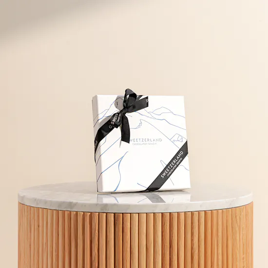 Sweetzerland Chocolate Box | 25 Pieces | Praline & Truffle