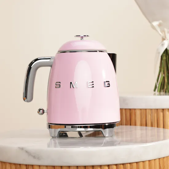 Smeg 50's Style Electric Mini Pink Kettle | Elegance Flowers Bouquet