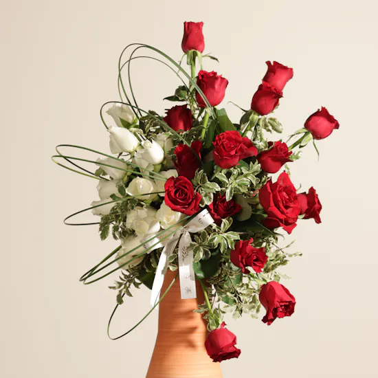 Chic Passion Roses Vase