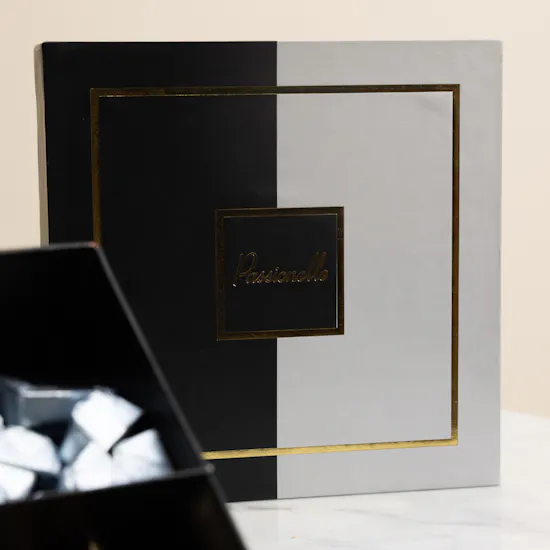 Passionelle Deluxe Chocolate Box
