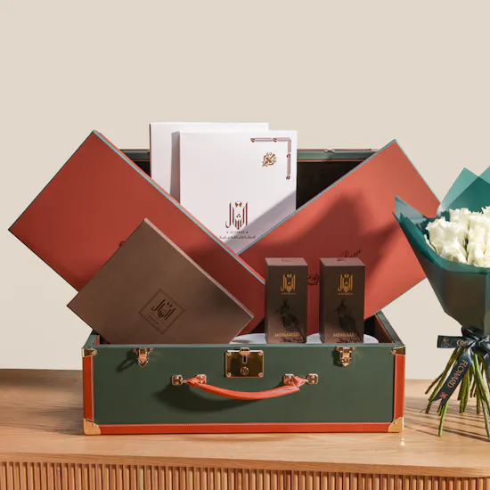 Alshal Signature Men's Gift Box | Magic of Winter Flowers Bouquet