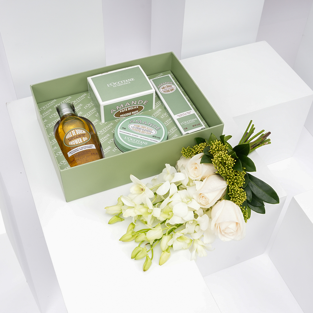 مجموعة اللوز المقشرة للجسم من لوكسيتان | أزهار