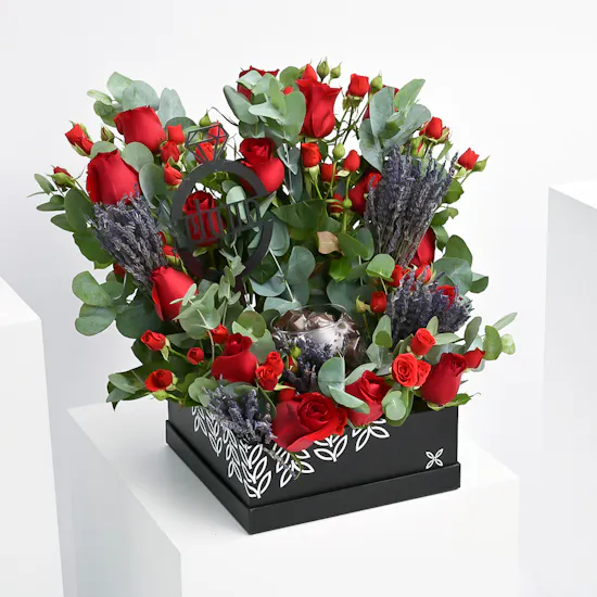 Chocolate Box | Red Roses