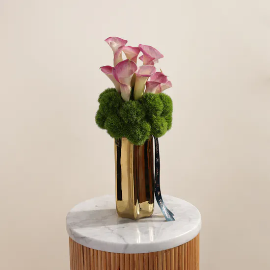 Golden Contour Flower Vase