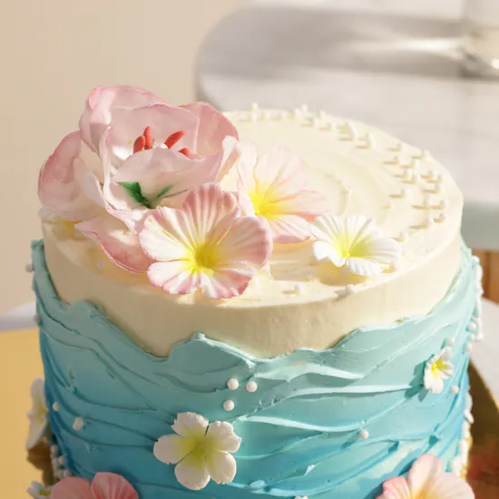Floward Sea Pearl Cake | Dreamy Flowers
