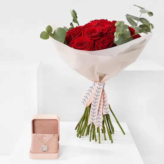 Floward Letter F Silver Necklace | Shiny Roses