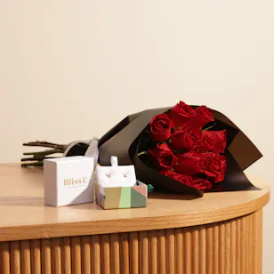 Miss L by L'azurde Earrings | Red Flowers Bouquet Miss L by L'azurde Earrings | Red Flowers Bouquet