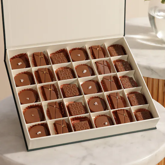 Floward Luxurious Chocolate Small Box | Pride We Inherit Flower Vase