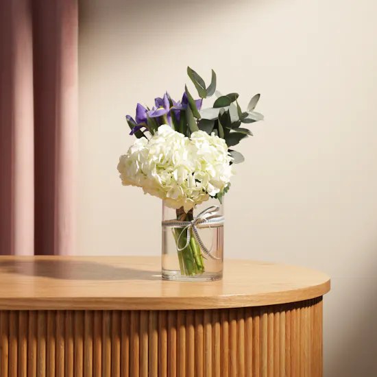 Hydrangea & Iris | Glass Vase