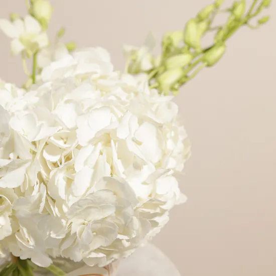 Jarir Bookstore Rich Dad, Poor Dad Book | White Flower Vase
