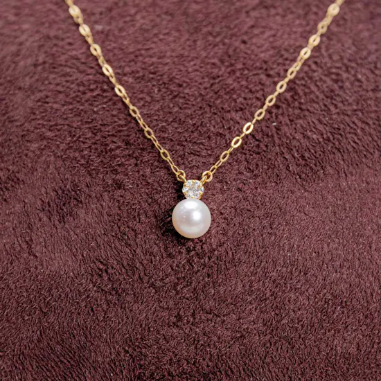 L'azurde Gold Pearl Necklace | White Roses