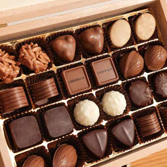 Läderach Praline Chocolate Wooden Box | Birthday Flowers Vase